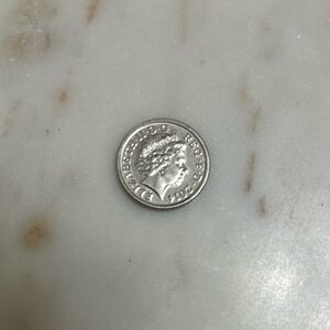 5 Pence QEII & Shield Coin